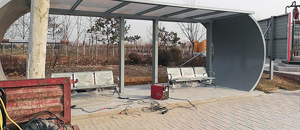 公交候車亭