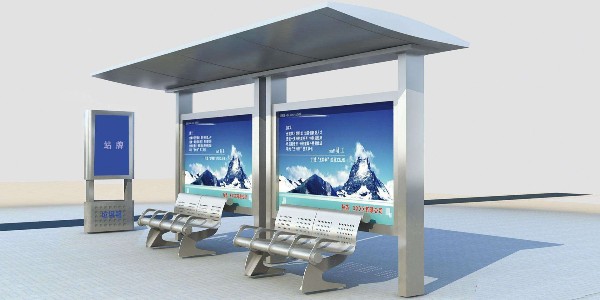 公交候車亭需按期查抄其安全性
