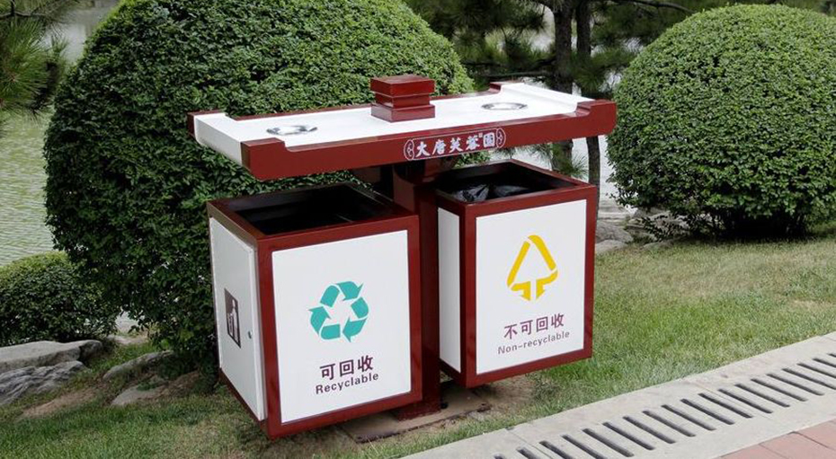景區(qū)垃圾箱